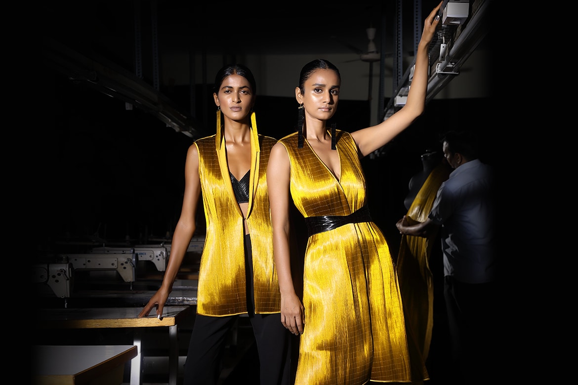 Rock Y2K Fashion: The Ultimate Comeback Trend | FIRST LOOK Rock Y2K Fashion: The Ultimate Comeback Trend | FIRST LOOK