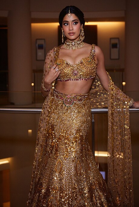 Janhvi Kapoor in Falguni Shane Peacock