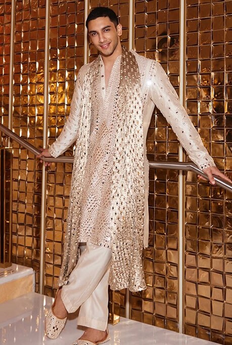 Juttis - Types of Footwear For Men