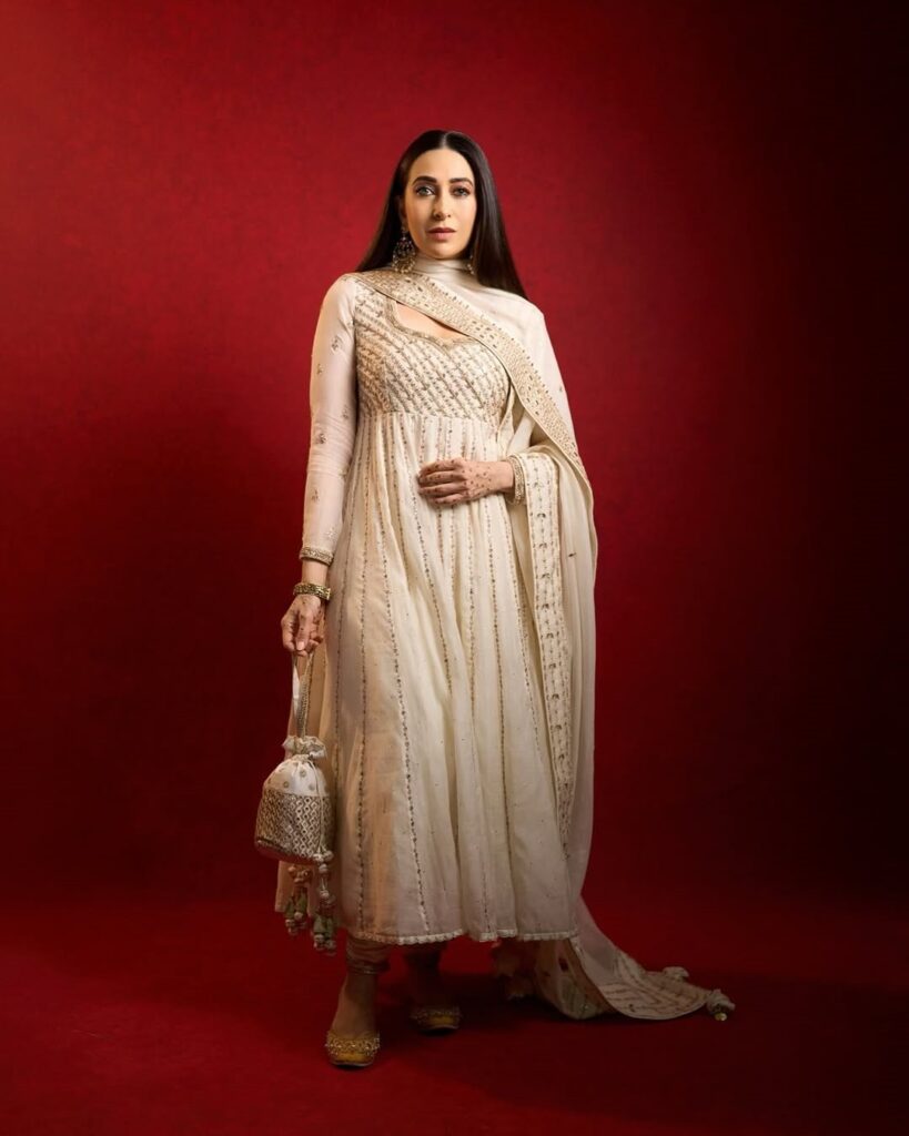 Karishma Kapoor in Punit Balana