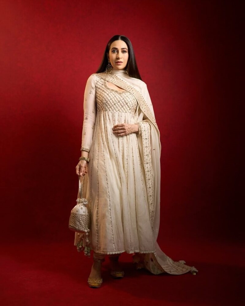 Karishma Kapoor in Punit Balana