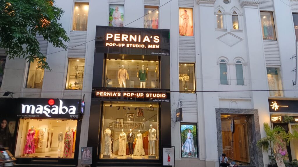 Pernia’s Pop-Up Studio