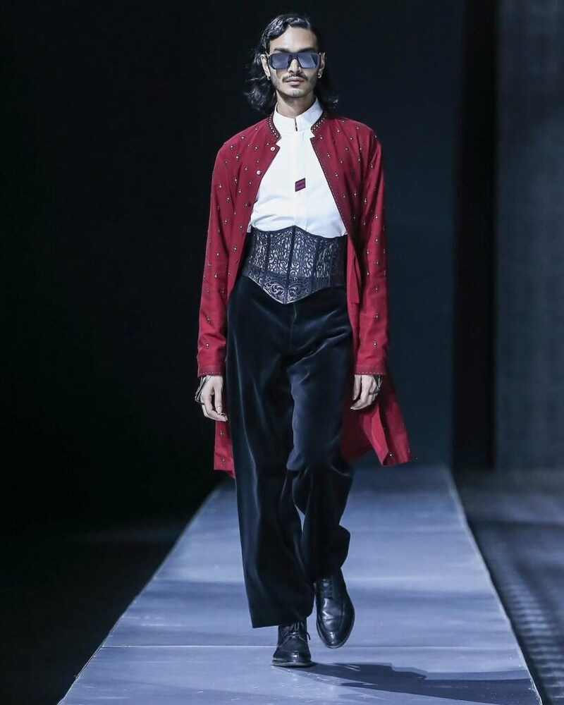 S&N Valour Crest by Shantnu & Nikhil