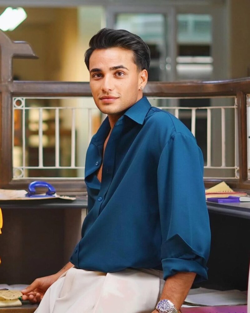 Abhishek Sharma in classy blue shirt
