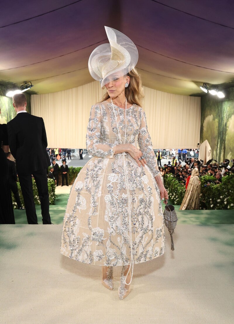 Sarah Jessica Parker in Richard Quinn