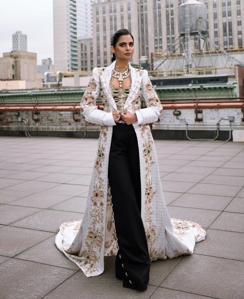 Isha Ambani Piramal in Anamika Khanna