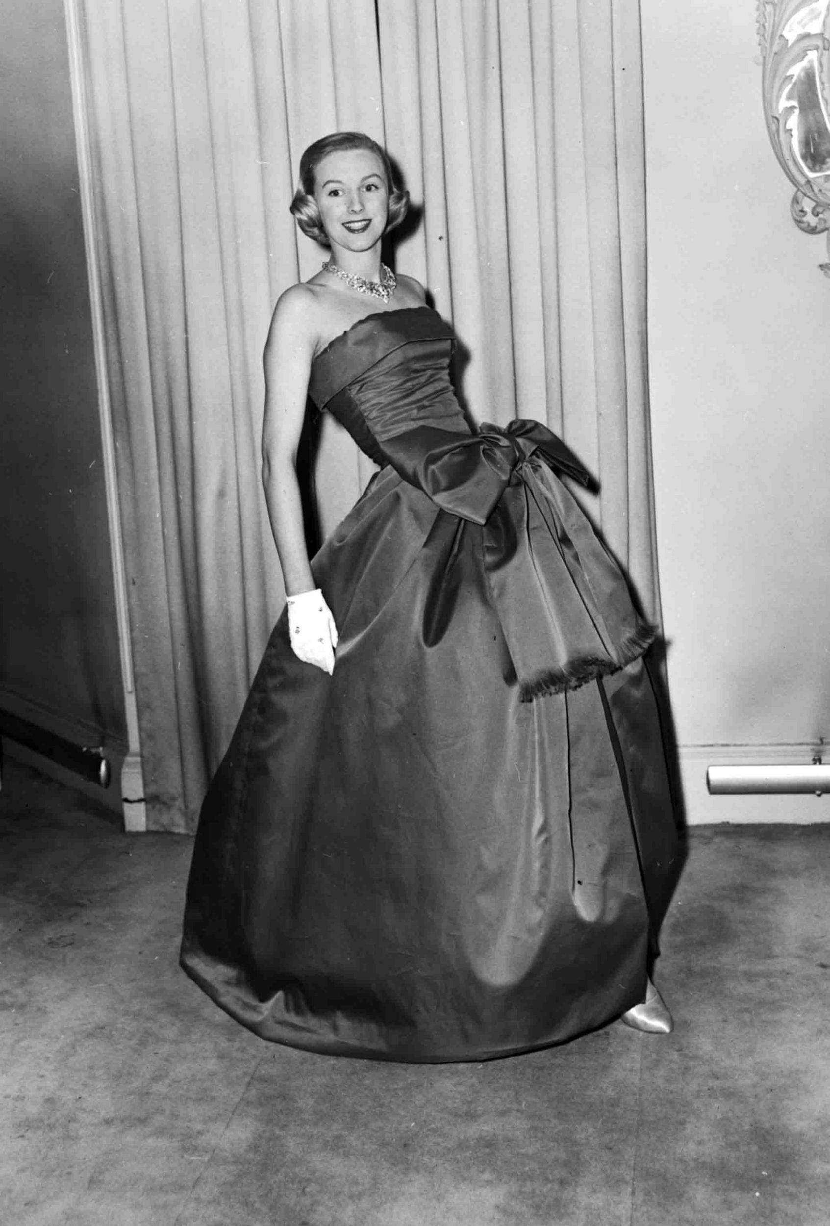 Christian Dior’s New Look, 1947