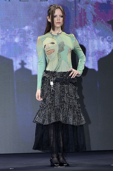 Jenna in Simone Rocha