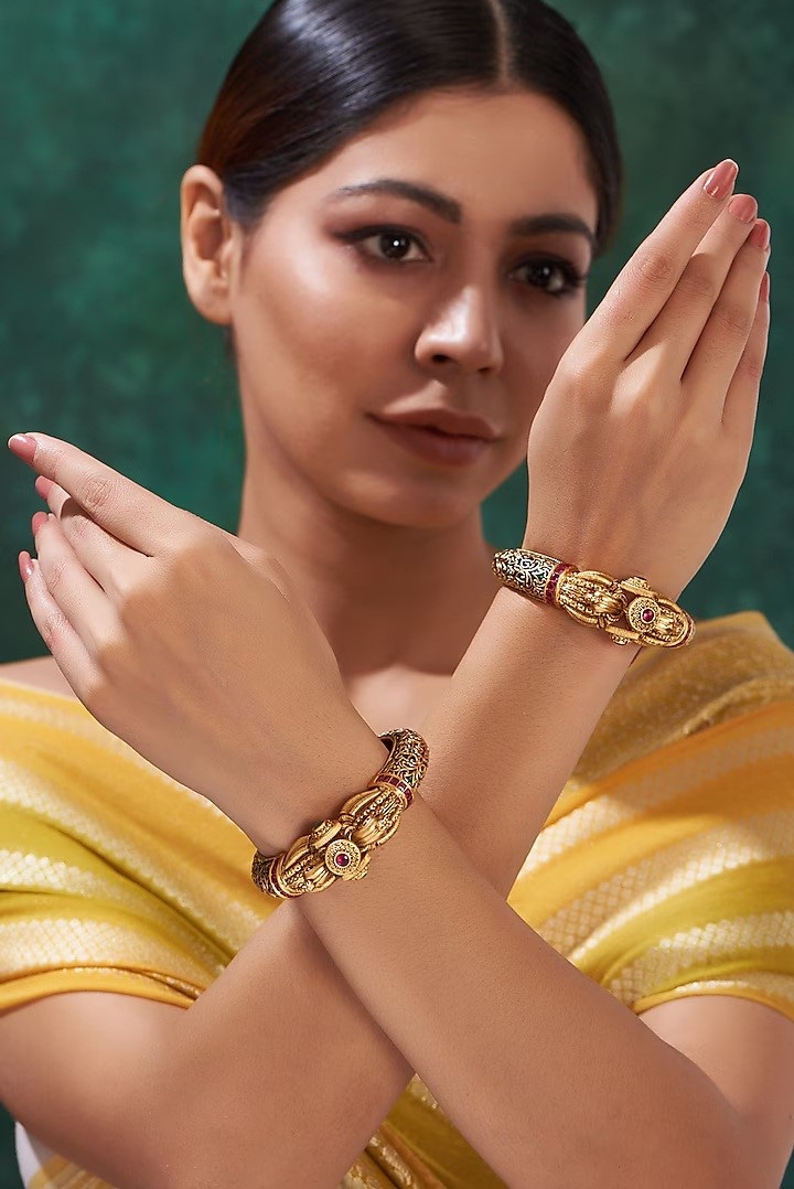 Cuffs & Kadas