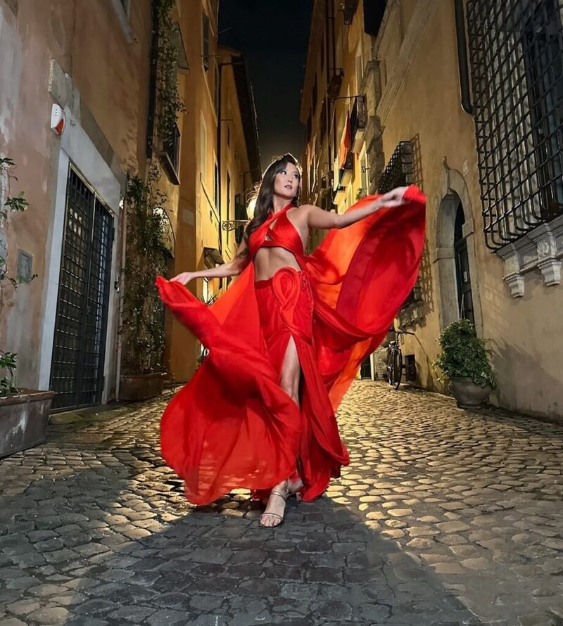 Mindy in Gaurav Gupta