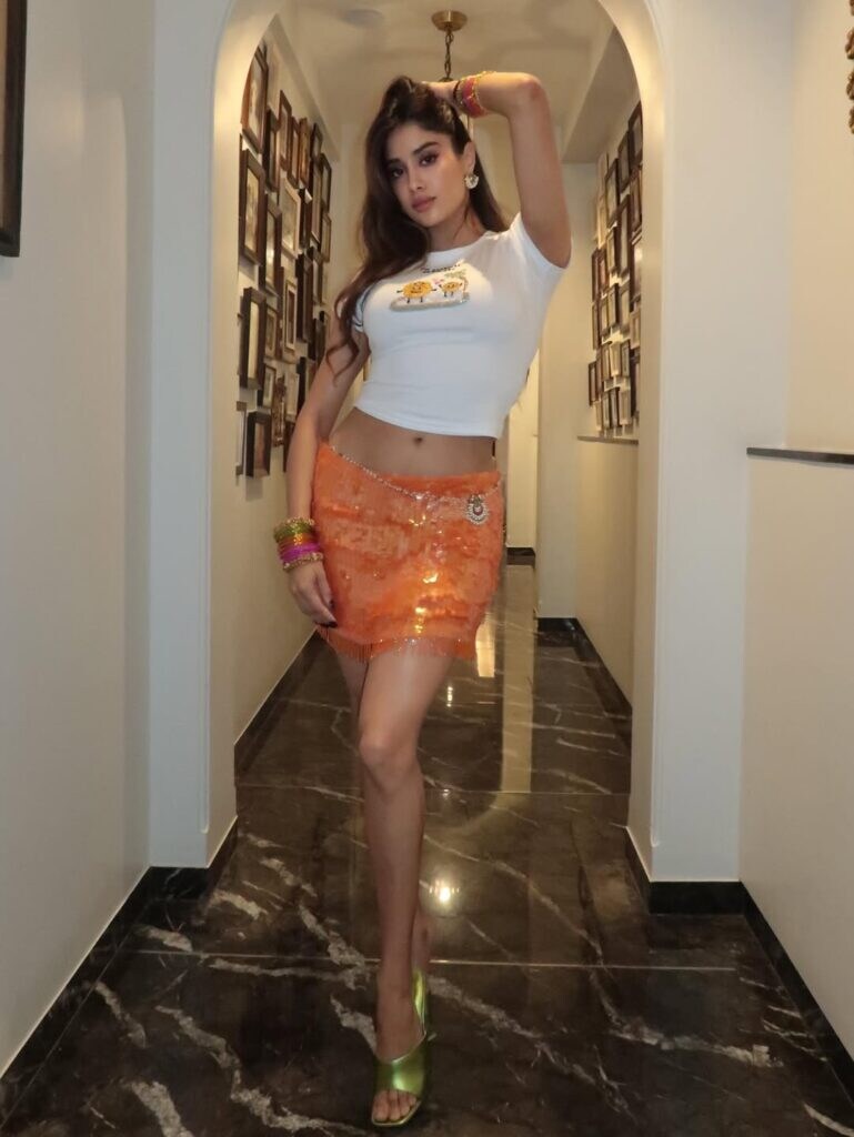 Janhvi kapoor Sequin Skirt